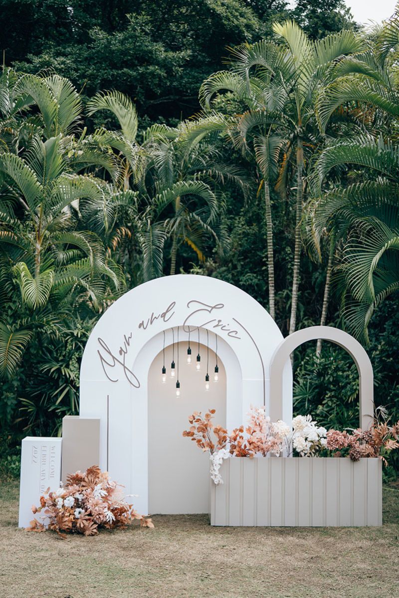 Mẫu backdrop đám cưới ngoài trời lãng mạn