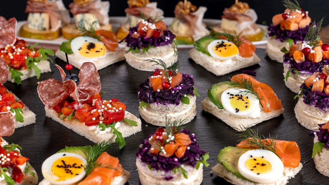 Finger Food Cho Hội Nghị – Gợi Ý 20 Món Ăn Nhẹ Sang Trọng & Dễ Phục Vụ